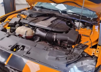 MUSTANG GT 2019 - O BRABO AMERICANO 🇺🇲Essa lindeza conta com um motor 5.0 V8 a gasolina com 4 (1)